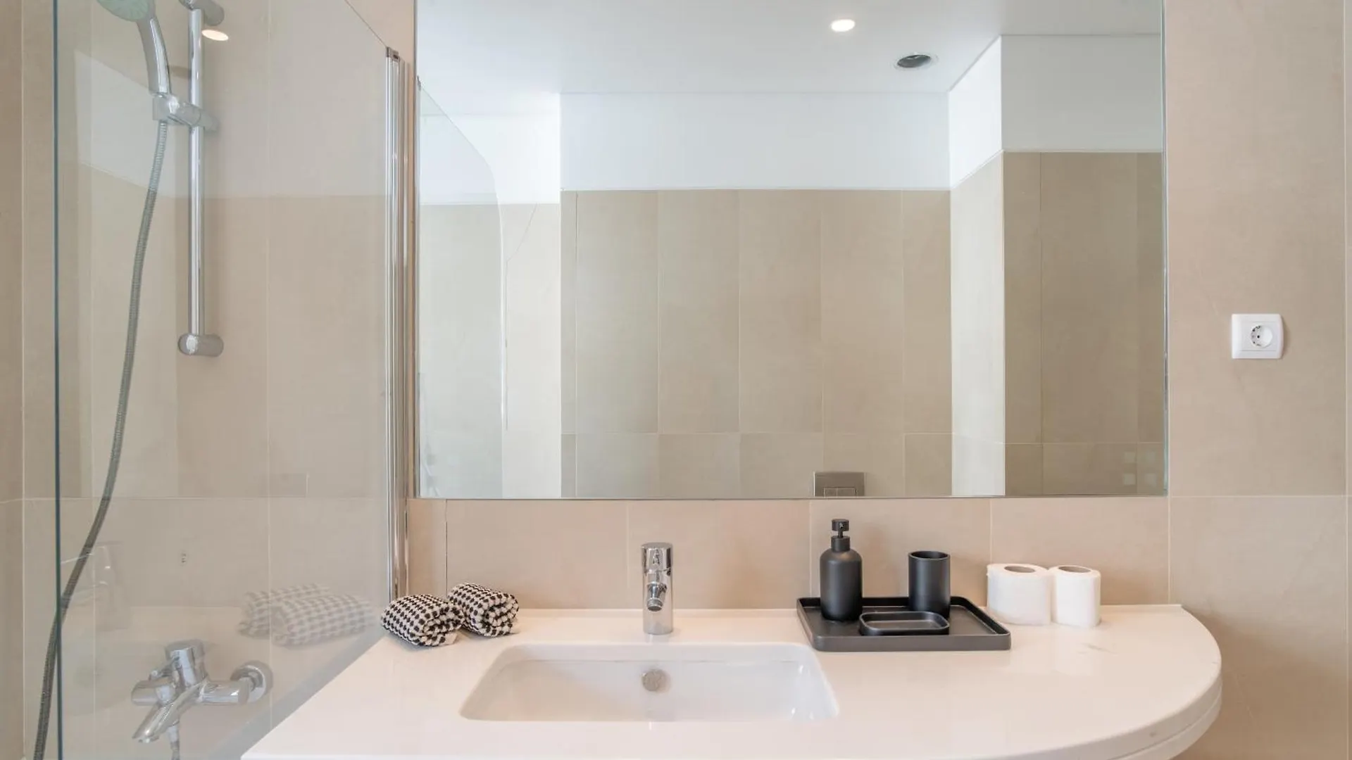 Movenpick Apartment فونشال البرتغال